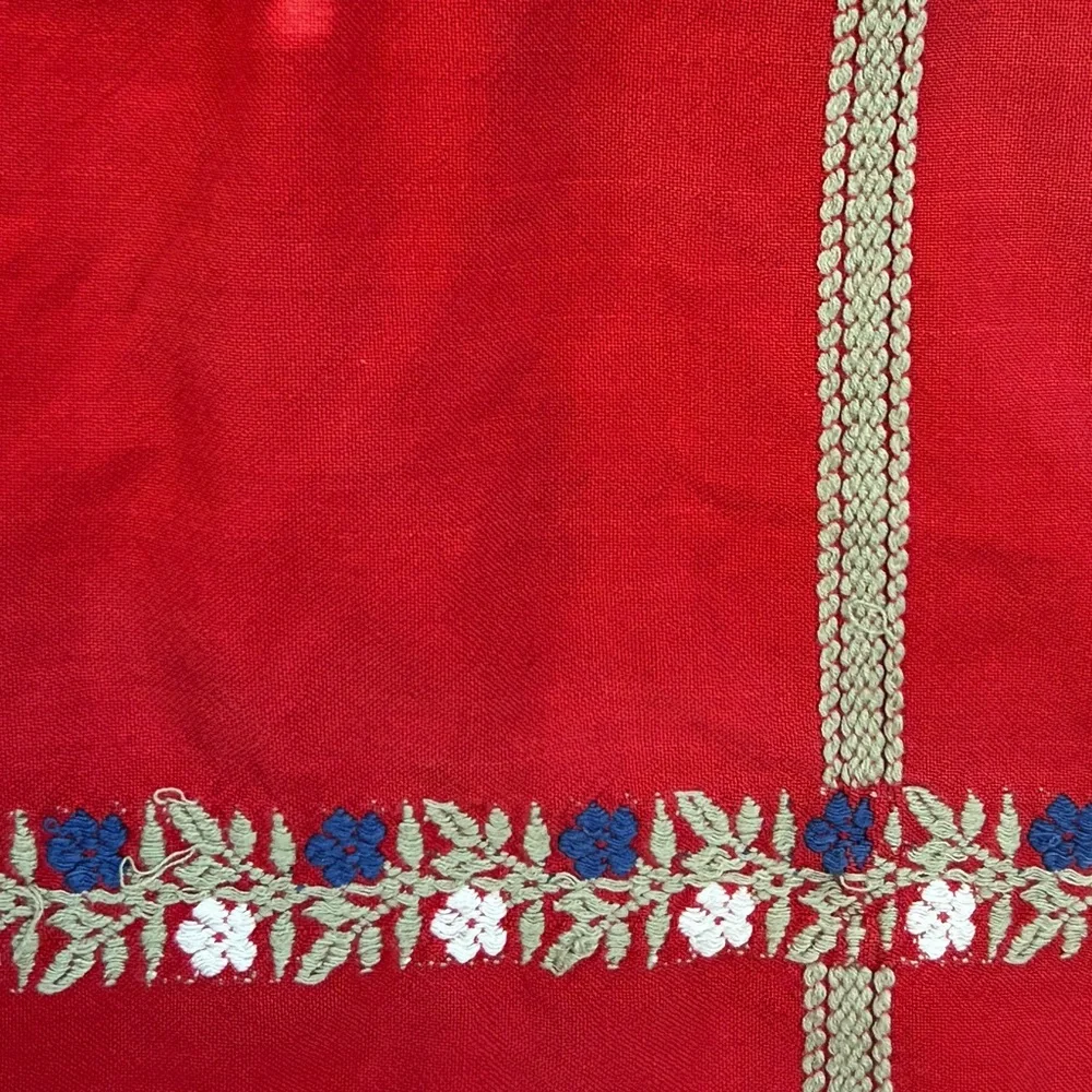 7-Piece Napkins & Table Cloth Set Embroidered Floral Red Washable Farmhouse